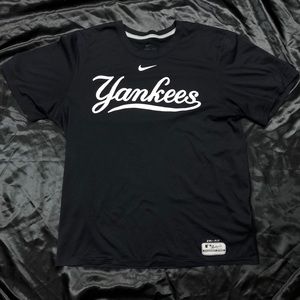Nike New York Yankees t shirt men’s medium